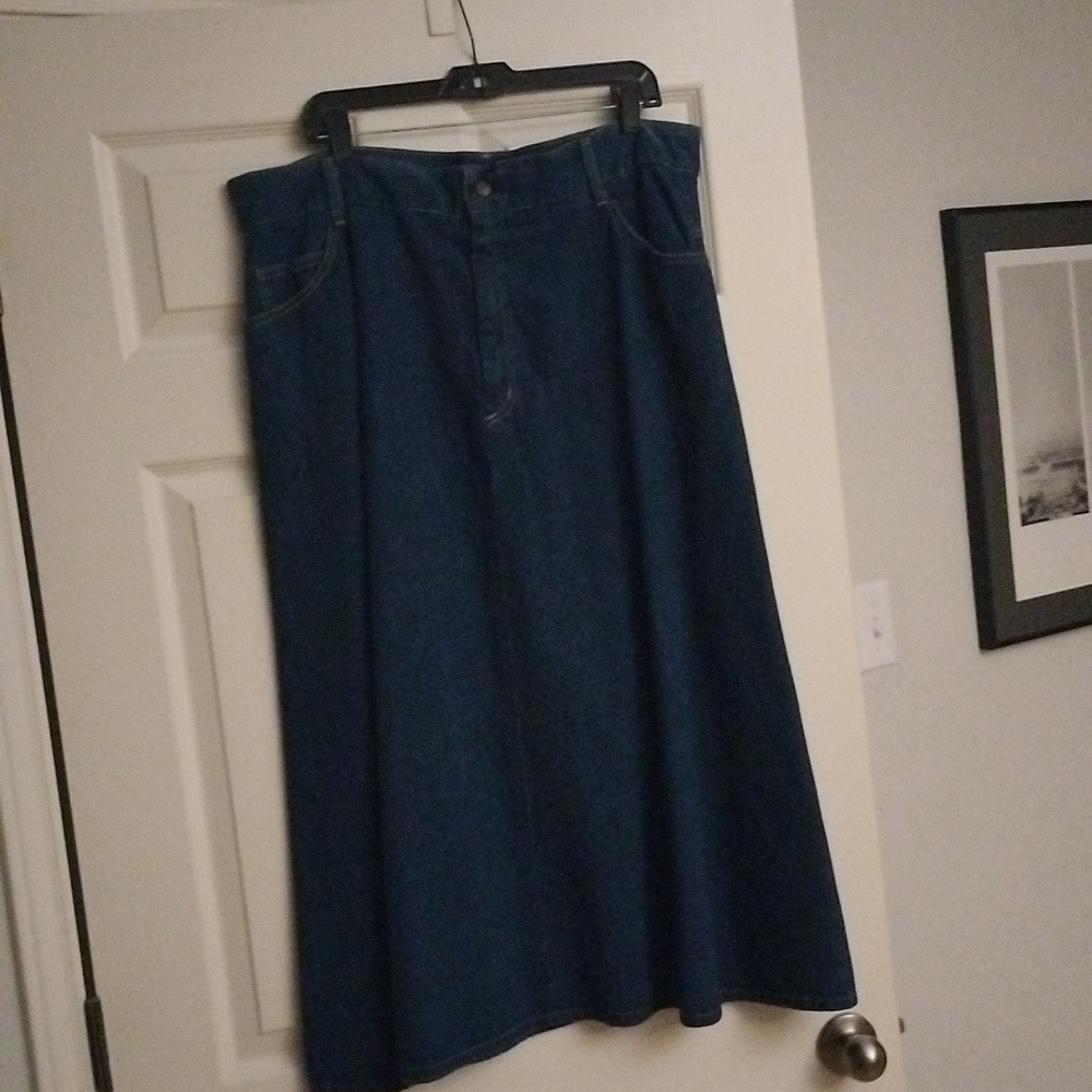 80s Vintage Denim Skirt. Modern Essentials Collection. Women's size 22.